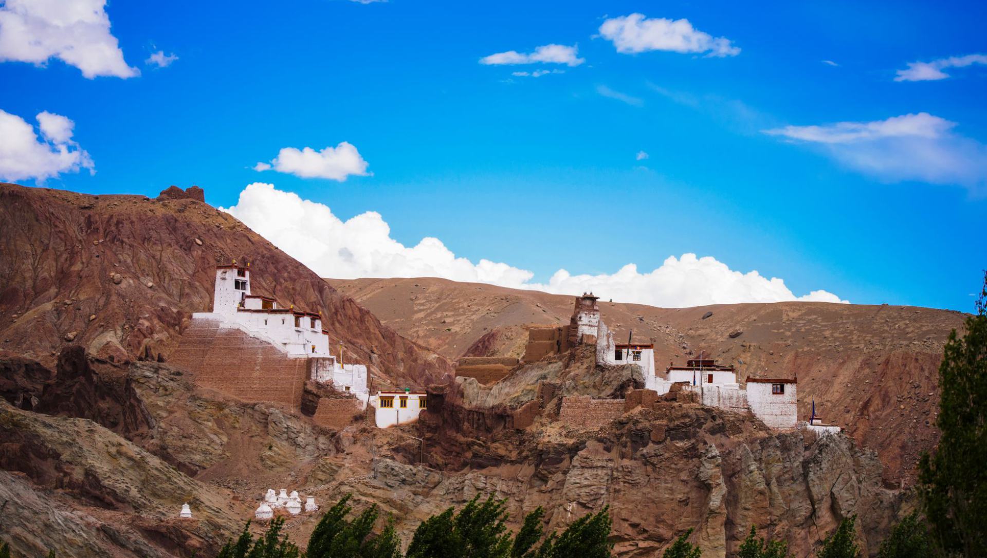 Hemis Monastery courtyard and mountain setting