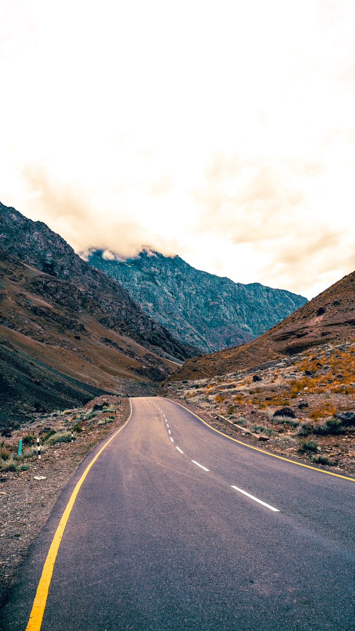 Mountain road leading through Kargil region