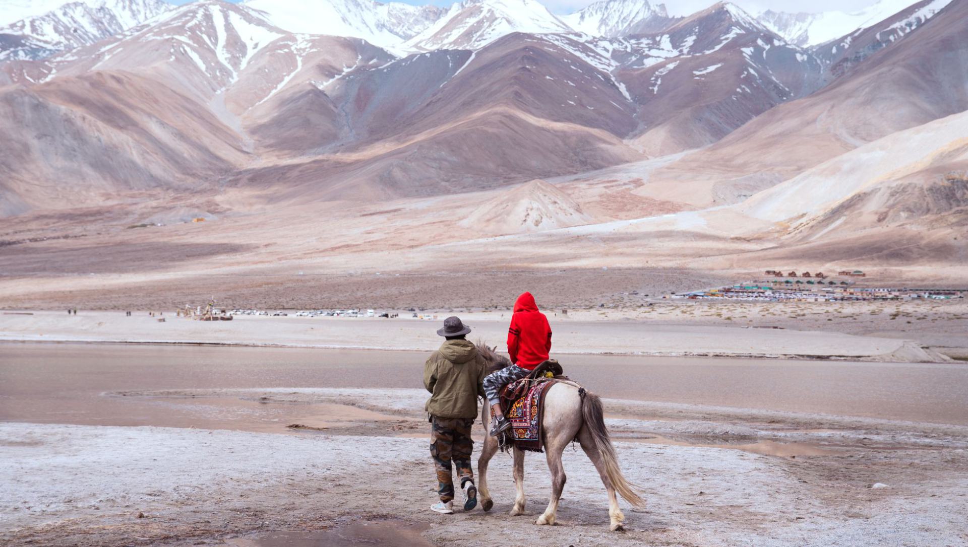 Leh Ladakh Couple Escape